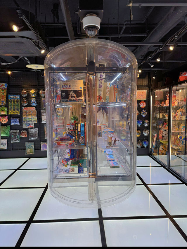 鳥居の先はアンティークTOYが並ぶ近未来空間🫣🪐💞【東京・中野】