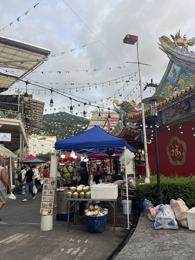 【タイ･パトン🇹🇭】屋台がずらりと並ぶ市場！激安で食べれるシーフード屋台🦐