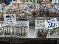 ตลาดประมงพื้นบ้าน อ่างศิลา