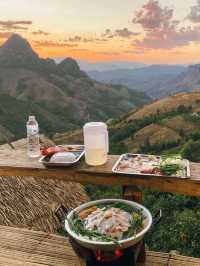 ที่พักบ้านห้วยเฮี๊ยะ | จ.แม่ฮ่องสอน 🏡⛰️⛅️🌿