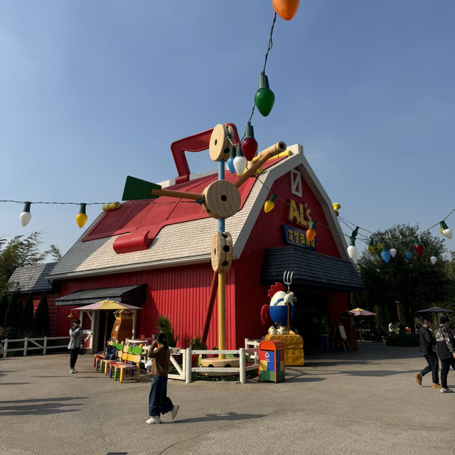 Christmas at Shanghai Disney 