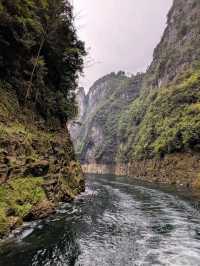 貴州銅仁大峽谷，乘船漂流感受壯闊的山河秀麗