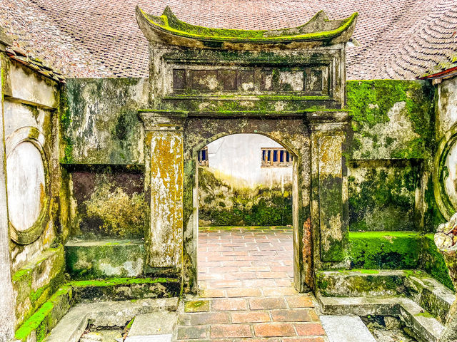 Temple of Emperor Đinh Tiên Hoàng..닌빈