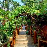泰國麗貝島特色度假村以及專屬沙灘:麗貝十月度假村Ten Moons Lipe Resort，在trip.com上預定能享受優惠價格