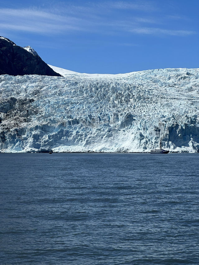 A majestic national park with glaciers!