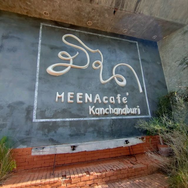 【カンチャナブリー】お寺が見える田園カフェ MEENA Cafe