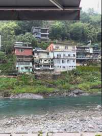 Retro Meal by the River in Wulai Old Street