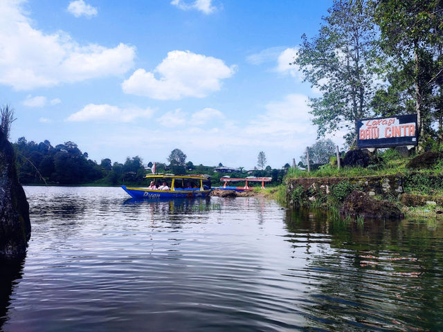 Magical Boat Ride at Situ Patenggang Lake