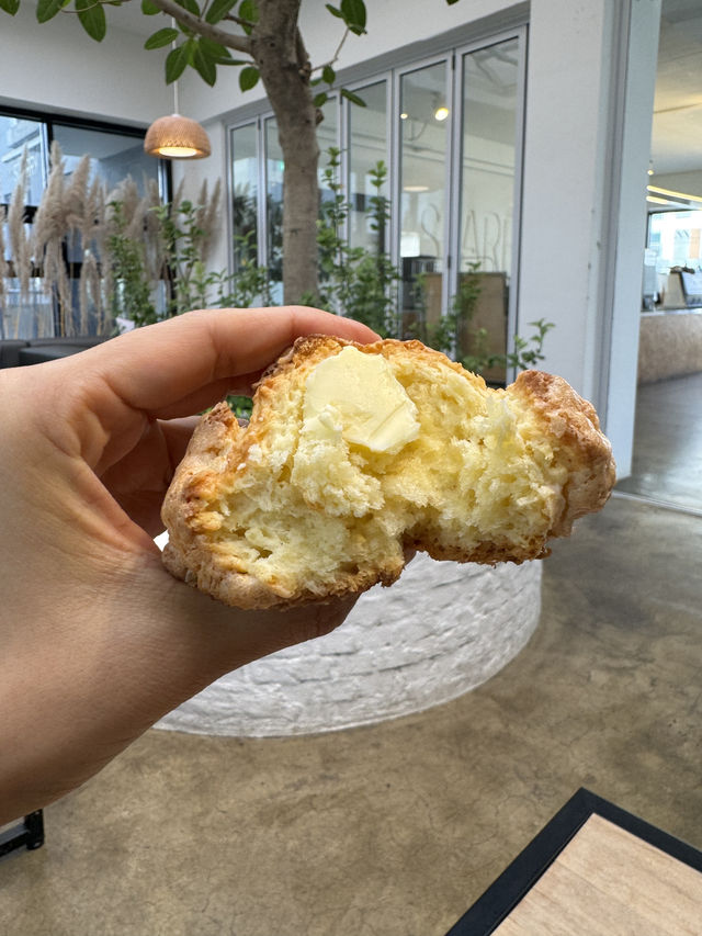 광주 우산동 넓은 테라스가 있는 스콘과 커피맛집, 카페스태리