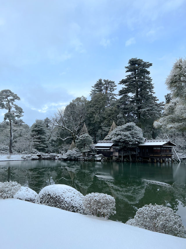 【金沢】幻想的な雪景色の兼六園