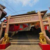 ศาลเจ้าพ่อเขาใหญ่  พิกัดขอพรความรัก เกาะสีชัง