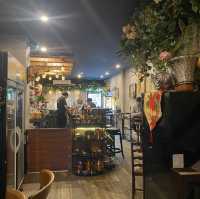 BARN ซักผ้า - คาเฟ่ & บาร์ลับ เมืองอุบลฯ