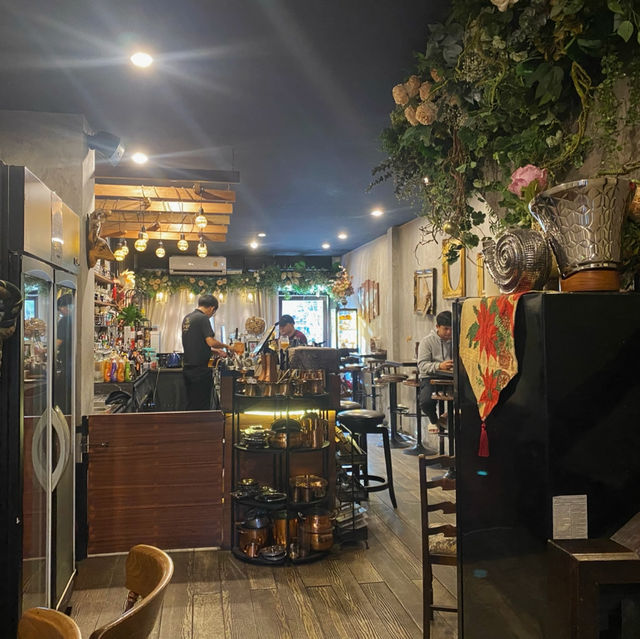 BARN ซักผ้า - คาเฟ่ & บาร์ลับ เมืองอุบลฯ