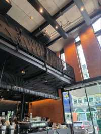 บอททอมเลส ร้านกาแฟสาขาสุขุมวิท 33