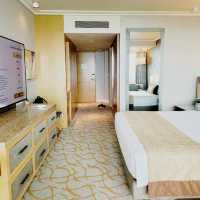 Sky-High Luxury and Flavor: A Sustainable Stay at Marina Bay Sands