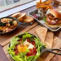 【🇰🇷安養】ブランチ専門店「ウィスク」で味わう、心満たされるハンバーガーとジャガイモ料理