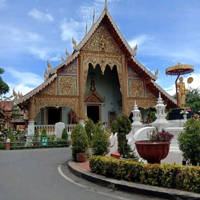 วัดคู่แผ่นดินล้านนา วัดพระสิงห์✨️