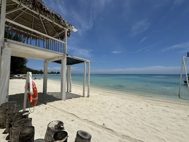 🌴 Mantanani Islands: Kota Kinabalu’s Secluded Island Paradise!