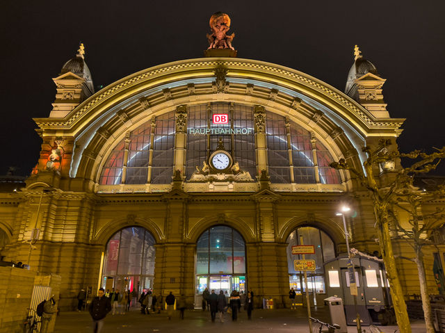 【旅の起点に！ドイツ屈指の巨大ターミナル】フランクフルト中央駅（Frankfurt Hauptbahnhof）🚆🧳