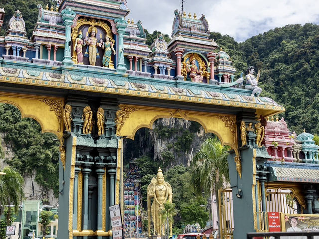 🦚 Monkeys, Murugan & Marble Steps: My Morning at Batu Caves🛕🌄