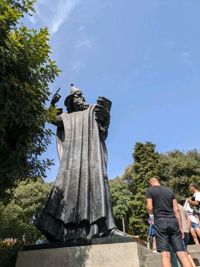クロアチアで願いごと！Gregory of Ninの親指タッチ体験