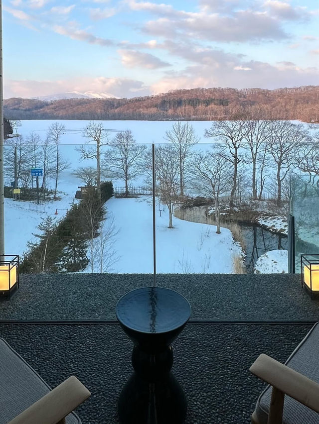 全室からポロト湖を一望できる温泉旅館