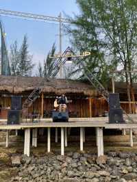 Unique Spot: Floating Bar in Batam