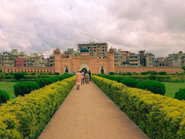 Stepping into Time at Lalbagh Fort, Dhaka – A Hidden Gem in the Heart of the City
