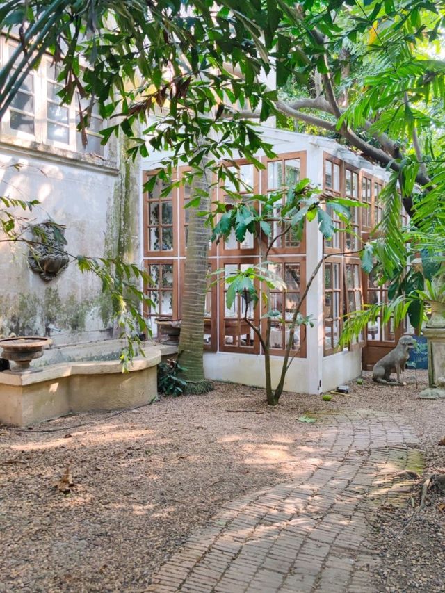 Little Tree Garden Caféลิตเติ้ลทรี คาเฟ่สามพราน