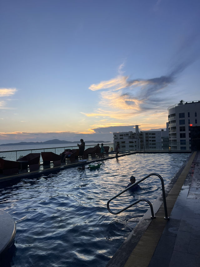 Aquario Rooftop Pool Bar & Restaurant
