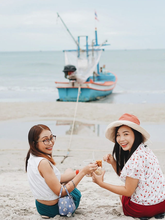 ไอศครีมเย็นๆชื่นใจ กับวิวทะเลหัวหิน