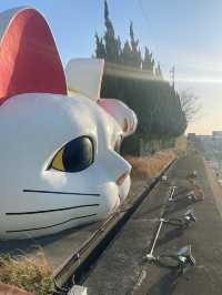 【名古屋景點推薦】 常滑巨大招財貓｜機場順遊的超萌打卡點🐾