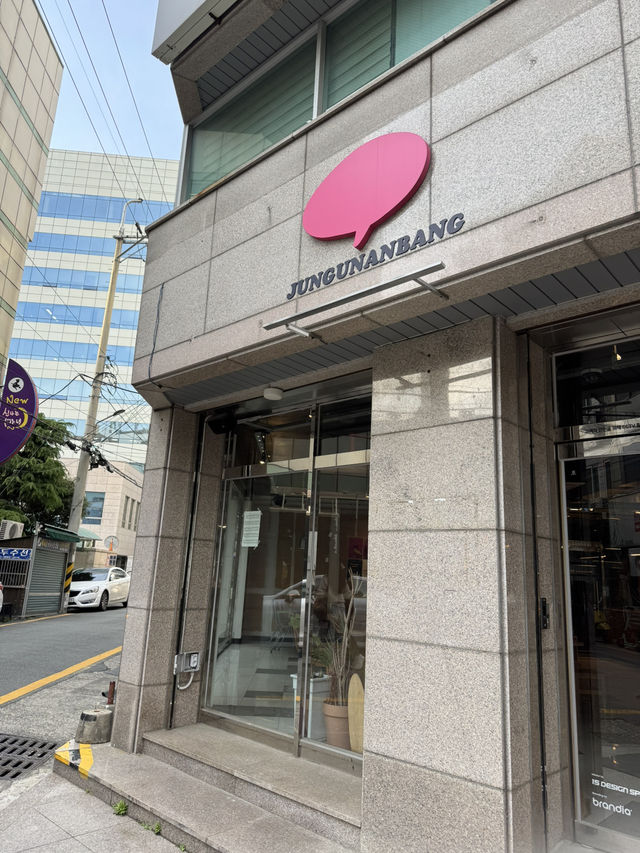 釜山でお気に入りの苺ワッフル🧇🍓