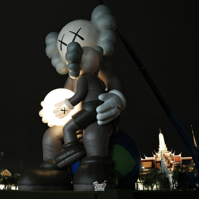 KAWS : HOLIDAY THAILAND 🌕🌎