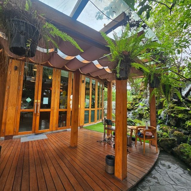คาเฟ่สุดฟิน ในปั๊มน้ำมัน - FORTY-NINE Coffee House