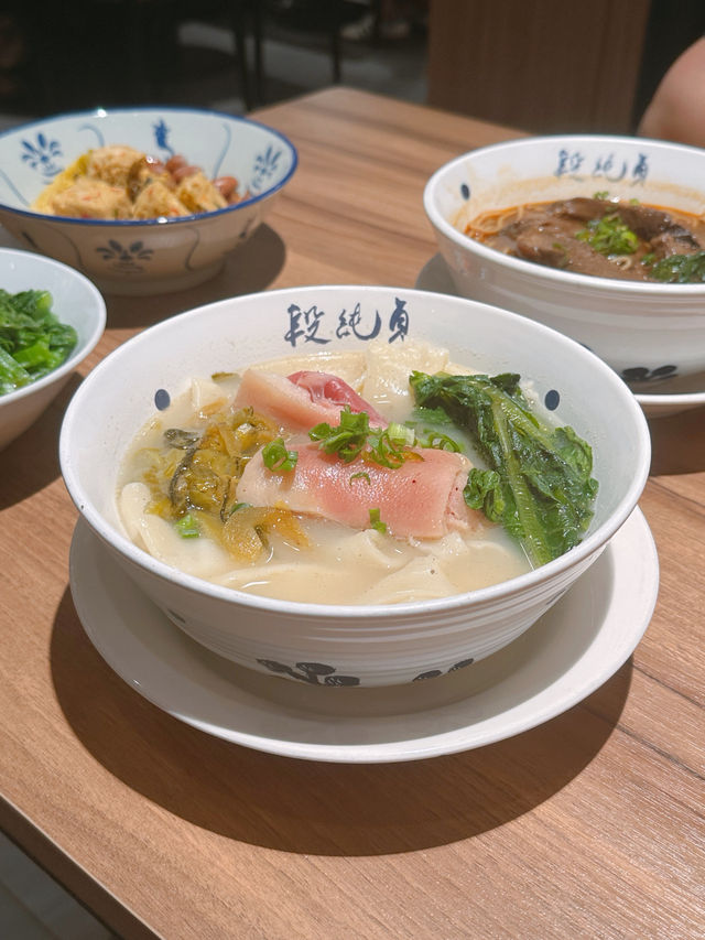 台灣過江龍麵店