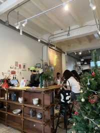 ☕️ Flowers in the Mist Cafe (ปากคลองตลาด)