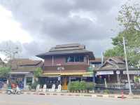 แหล่งรวมของกินร้านดังที่ “จริงใจวิลเลจ”   