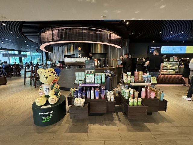 ☕ Brews with Depth: Starbucks Reserve Delivers at Mid Valley 🌍