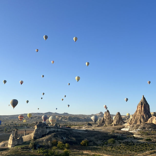 Soaring Over Cappadocia 🇹🇷: Hot Air 🎈Ride