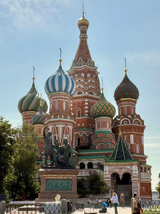 🏙️✨ Summer Weekend in Moscow: Imperial Splendor & Urban Oases