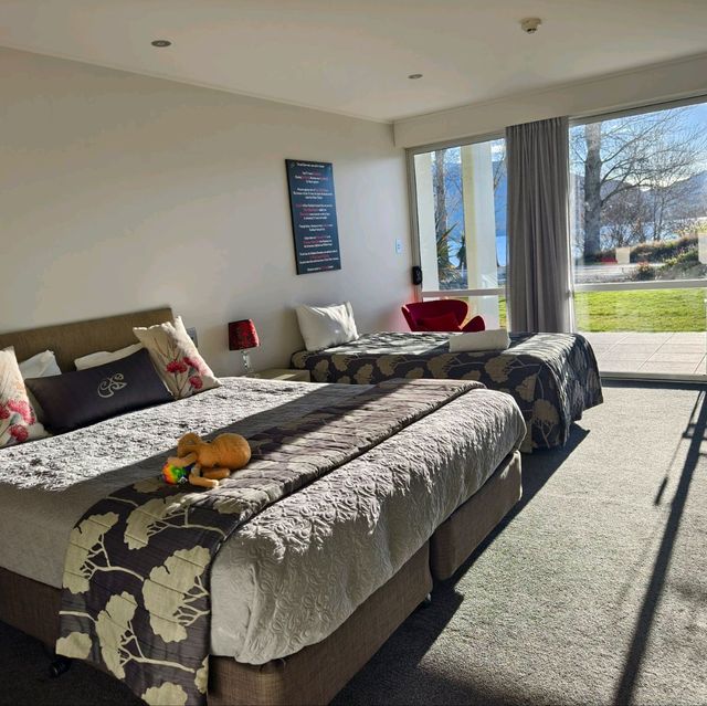 Serene Luxury at Te Anau Marakura: Your Lakeside Escape