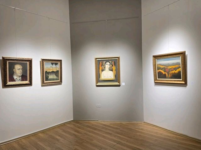 플로브디프 시립 미술관 | 구시가지 속 예술 산책 🎨🖼️