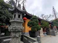 วัดเก่าแก่อายุกว่า 1,700 ปี ในเมืองเซี่ยงไฮ้