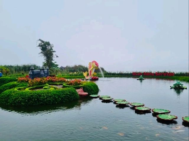 神秘の湖上寺院！バリの絶景スポット