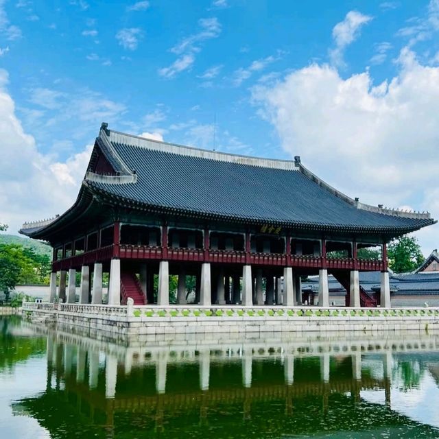 도심 속 전통의 숨결, 경복궁 방문기