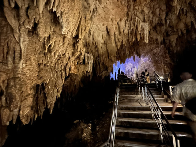 🌌探訪地下奇幻王國！沖繩玉泉洞的魔幻旅程大揭密🌌