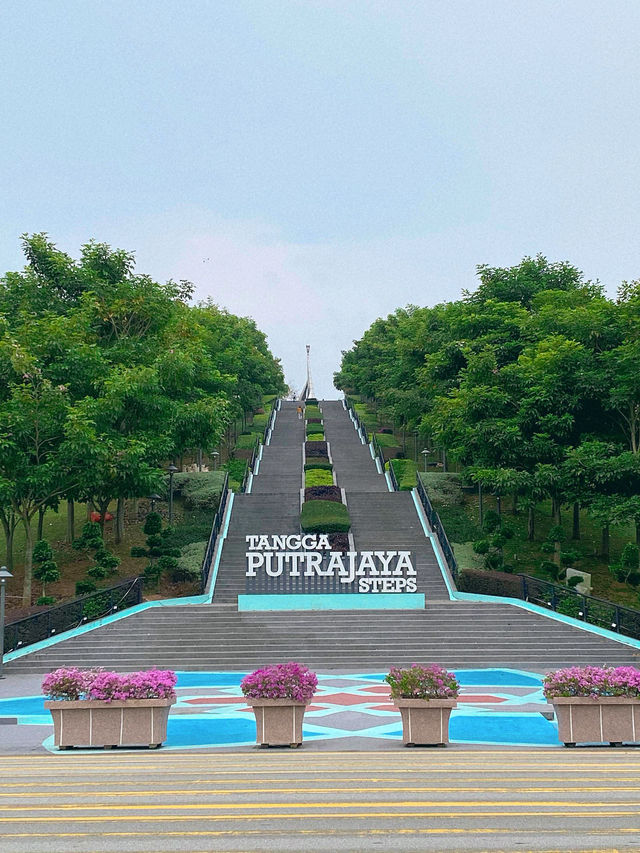 Tangga Putrajaya: Where Sweat Becomes Your New Perfume 💦
