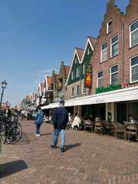 Volendam Vibes: Boats, Breezes, and Bright Houses