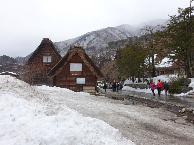🏔️ Shirakawa-go – A Timeless Village That Took My Breath Away